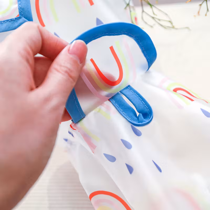 Voděodolná duhová pláštěnka pro psy s kapucí - Obrázek 12